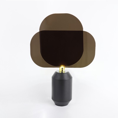 輕奢亞克力臺(tái)燈